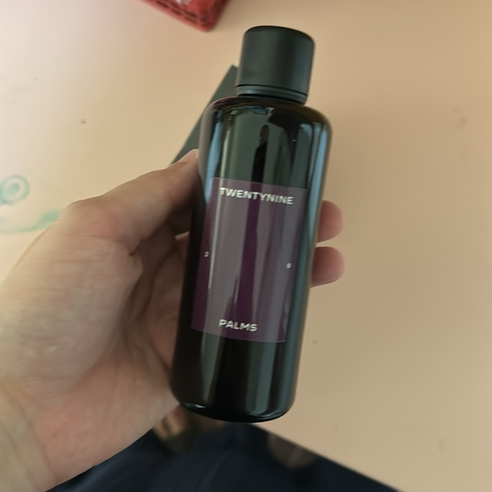 Twentynine Palms Cosmic Cypress Facial Cleanser
3.3 fl oz / 98 mL Jared Leto - Picture 4 of 4